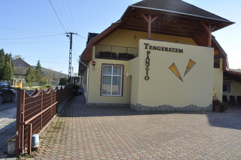 Tengerszem Panzio Bed & Breakfast บานค์ ห้อง รูปภาพ