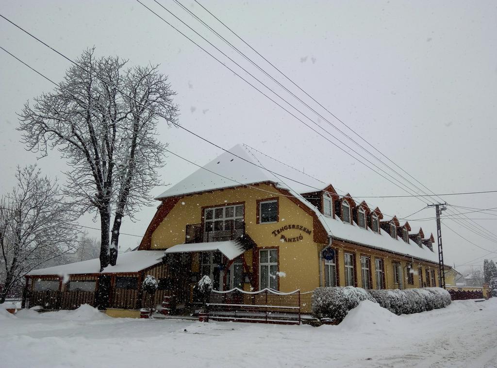 Tengerszem Panzio Bed & Breakfast บานค์ ภายนอก รูปภาพ